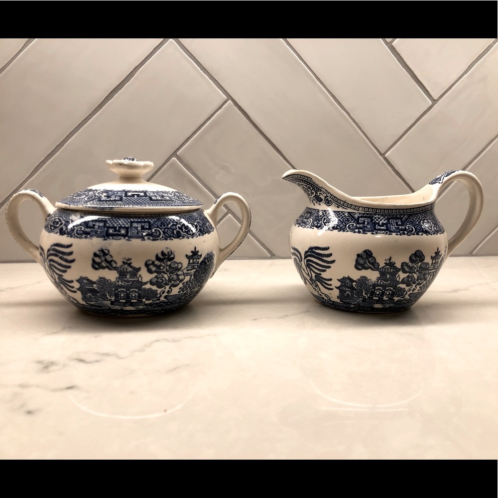Blue Willow Cream and Sugar Set